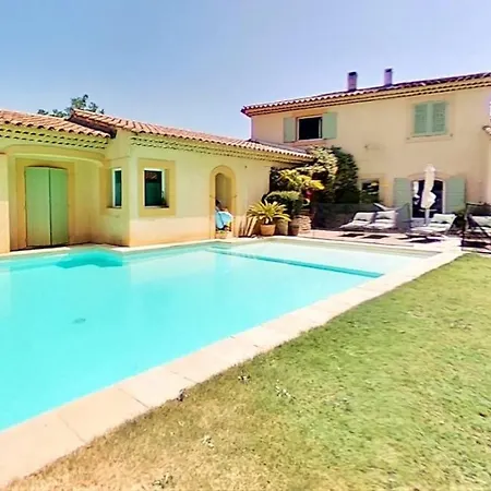Hébergement de vacances Casa Muriel Luxueux Duplex Piscine Bbq Pétanque Jouques